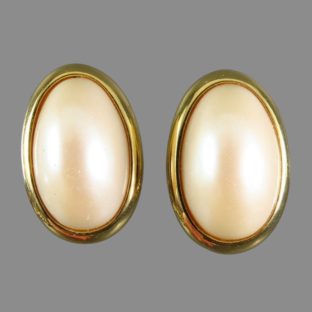 Vintage RICHELIEU CLIP-ON EARRINGS Gold Tone Frame CREAM FAUX PEARL DOME CENTER